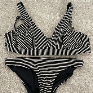 Seafolly Australia Womens bathing suit size 12 bottoms are size 10